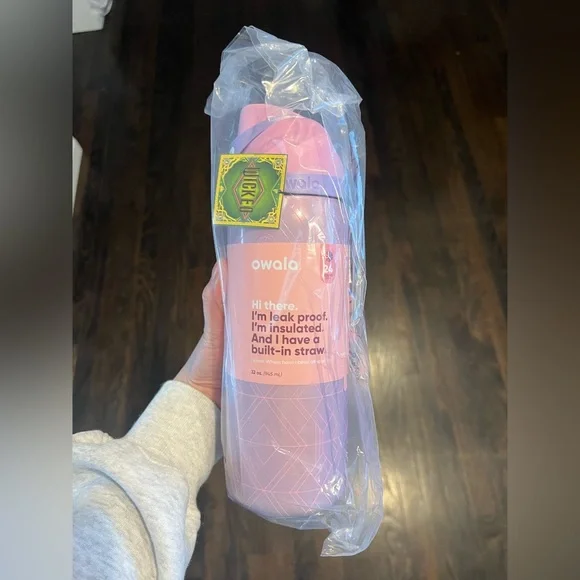 Wicked X Owala Glinda 32oz Free Sip Water Bottle NWT - Picture 10 of 12